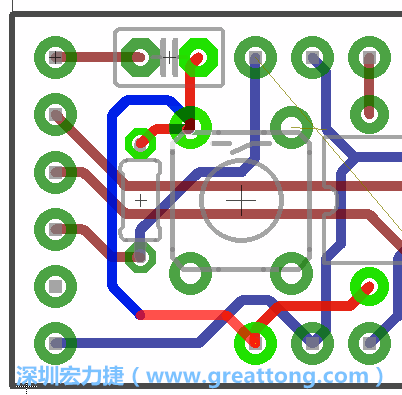 為了要創(chuàng)造一個(gè)電路通道，首先要先點(diǎn)擊重置開關(guān)的連結(jié)點(diǎn)進(jìn)行布線，在電路板的背面繪制線路直到其它線路前的乾淨(jìng)區(qū)域。