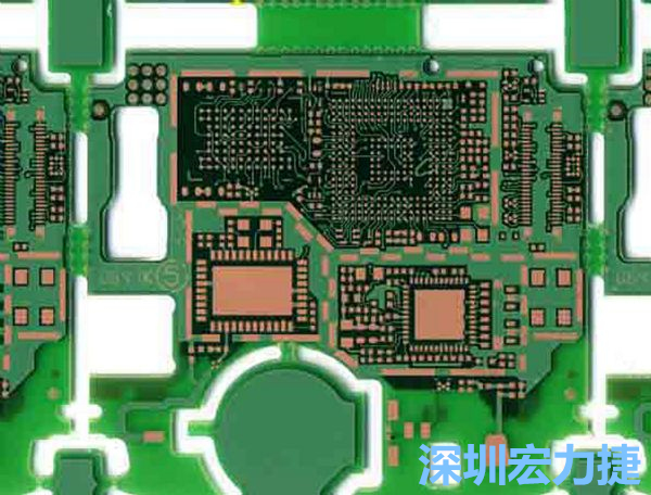 在產(chǎn)品極度要求小型化設(shè)計(jì)時(shí)，可利用HDI板材壓縮主板面積，同時(shí)具減輕重量?jī)?yōu)點(diǎn)。