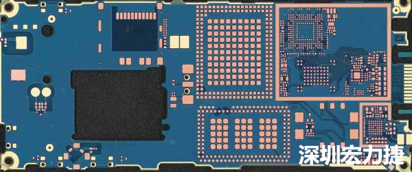 手機(jī)可用的PCB空間相當(dāng)小，而1片式的設(shè)計(jì)是節(jié)省成本的作法，如何做到區(qū)隔不同子系統(tǒng)、降低雜訊干擾，是設(shè)計(jì)關(guān)鍵。