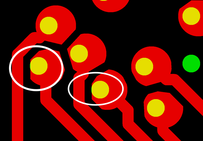 PCB生產(chǎn)會產(chǎn)生同一方向性的小小量偏移，焊盤被削的方向無規(guī)則，最惡劣的情況還會出現(xiàn)個別孔破焊環(huán)